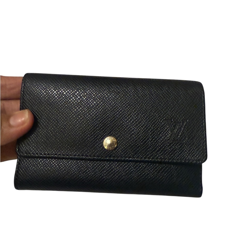 Juicy Couture Black Quilted Wallet in new condition comes with kay chain holder - Picture 10 of 13